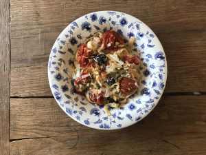 Pasta met ricotta olijven en tomaat
